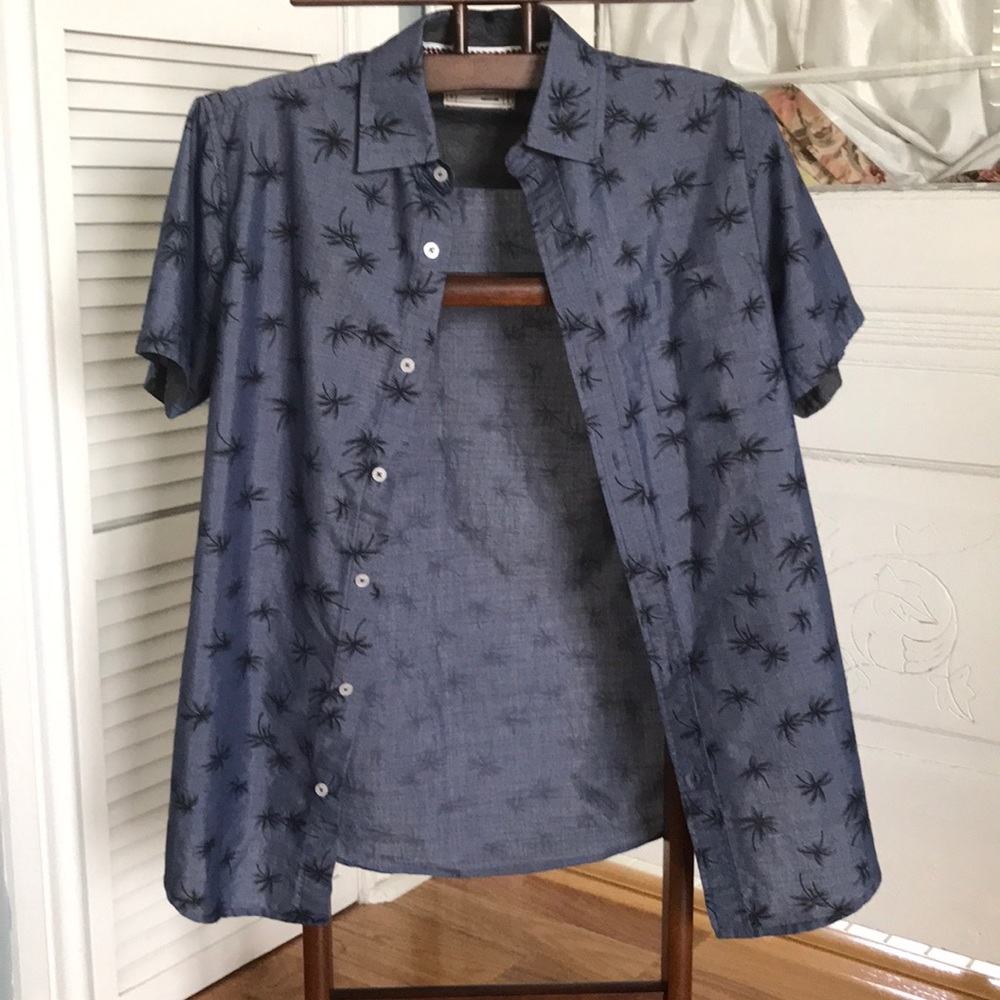 Summer button down shirt-M